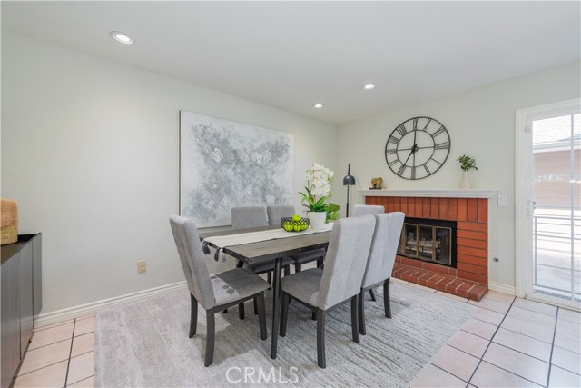 Detail Gallery Image 12 of 26 For 218 Monroe #111,  Irvine,  CA 92620 - 2 Beds | 2/1 Baths