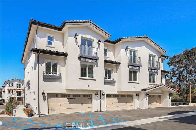 5 Brookline Avenue, Phillips Ranch CA: https://media.crmls.org/medias/530491e5-6edd-4614-ac06-86dee42d7adb.jpg