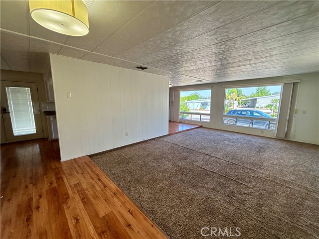 22895 Skylink Drive, Canyon Lake CA: https://media.crmls.org/medias/53050083-7c16-4d32-b3de-e686553a7667.jpg