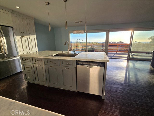 Detail Gallery Image 15 of 25 For 509 N Helberta a,  Redondo Beach,  CA 90277 - 3 Beds | 2 Baths