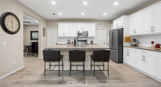 Detail Gallery Image 5 of 34 For 3009 E Arbor Ln, Ontario,  CA 91762 - 4 Beds | 2/1 Baths