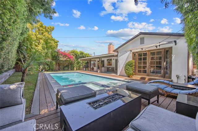 Detail Gallery Image 27 of 28 For 23818 Oxnard St, Woodland Hills,  CA 91367 - 3 Beds | 3 Baths