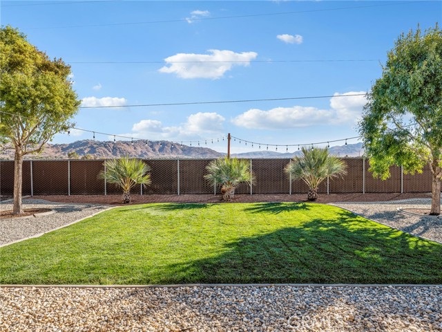 Detail Gallery Image 35 of 50 For 16575 Quinnault, Apple Valley,  CA 92307 - 4 Beds | 2 Baths