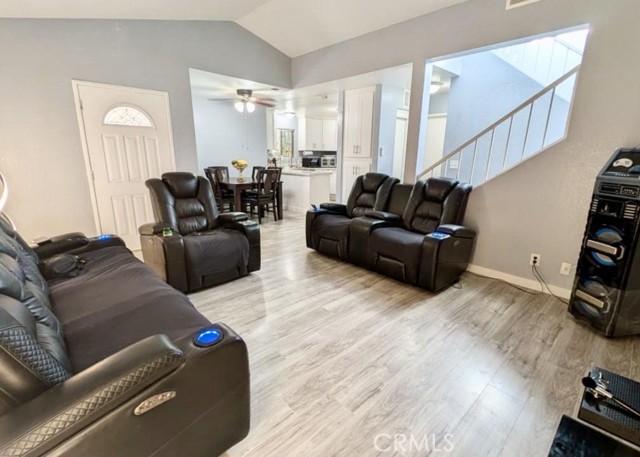 Detail Gallery Image 6 of 26 For 1725 W 3rd St #1,  Santa Ana,  CA 92703 - 3 Beds | 1/1 Baths