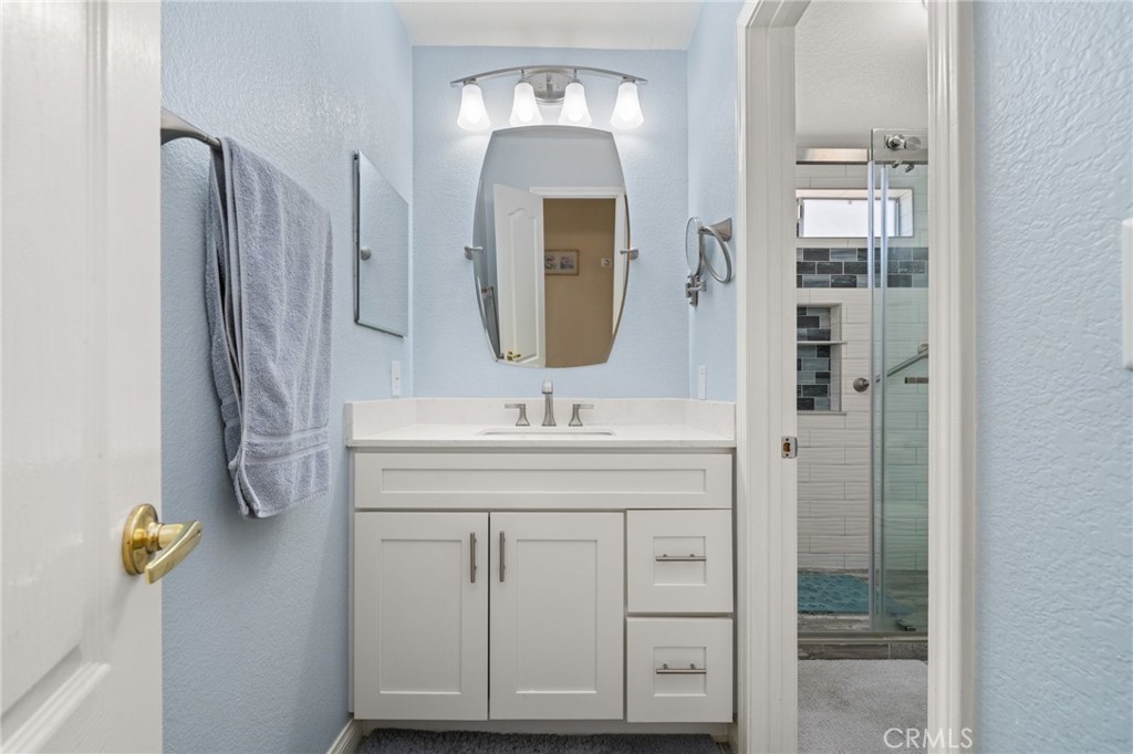 https://media.crmls.org/medias/5306862a-1610-4379-9e3a-f766cdaa2f60.jpg?preset=X-Large