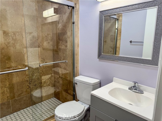 Detail Gallery Image 9 of 21 For 7631 Reseda Bld 42y,  Reseda,  CA 91335 - 3 Beds | 2 Baths