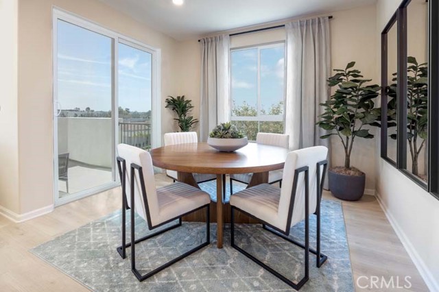 964 Foxwood Lane, Vista, California 92081, 2 Bedrooms Bedrooms, ,2 BathroomsBathrooms,Residential,For Sale,Foxwood Lane,OC24125088