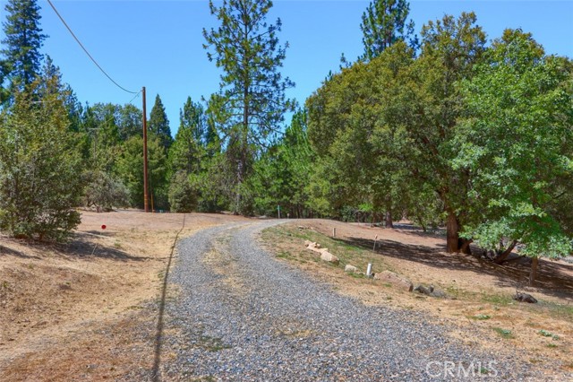 5621 Ponderosa Court, Mariposa CA: https://media.crmls.org/medias/5306fe6e-5422-4a05-ace0-546da3dee3de.jpg