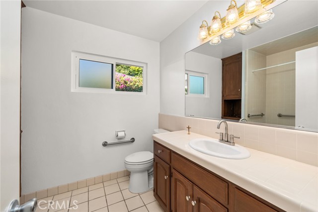 Detail Gallery Image 19 of 41 For 5361 Bridgeview Ave, Pico Rivera,  CA 90660 - 5 Beds | 2 Baths