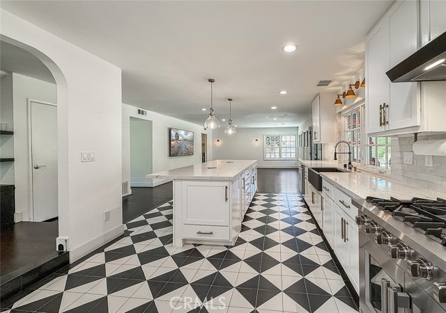 3301 Blue Ridge Court, Thousand Oaks CA: https://media.crmls.org/medias/5307cc04-e18c-47d1-8dad-93e56b2de75a.jpg