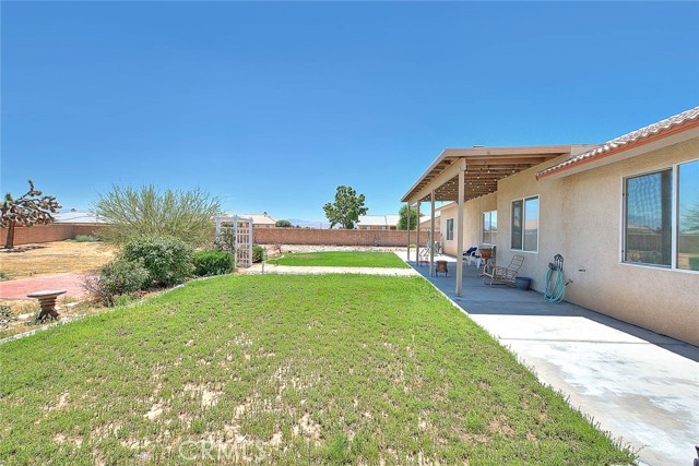 15095 Douglas Street, Apple Valley CA: https://media.crmls.org/medias/5307db82-e097-405d-9283-3a57b72892d9.jpg
