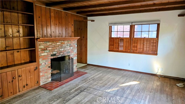 519 Poppy Avenue, Corona del Mar CA: https://media.crmls.org/medias/5307ddc8-c58f-4f26-ab73-fdea061b5bf0.jpg