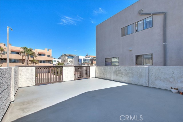 Detail Gallery Image 18 of 20 For 833 Monterey Bld, Hermosa Beach,  CA 90254 - 2 Beds | 2 Baths