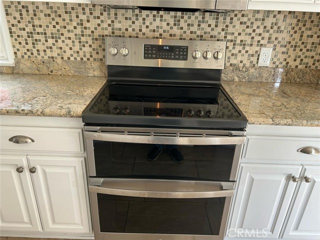 Detail Gallery Image 8 of 26 For 1215 Coronet, Pasadena,  CA 91107 - 2 Beds | 2 Baths