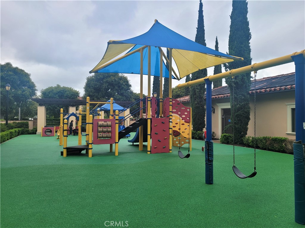 https://media.crmls.org/medias/5308e2e6-618f-4949-9e31-238ad2ed259f.jpg?preset=X-Large