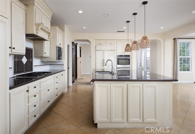 Detail Gallery Image 11 of 40 For 3401 S Sheffield Rd, Santa Ana,  CA 92704 - 5 Beds | 4/1 Baths