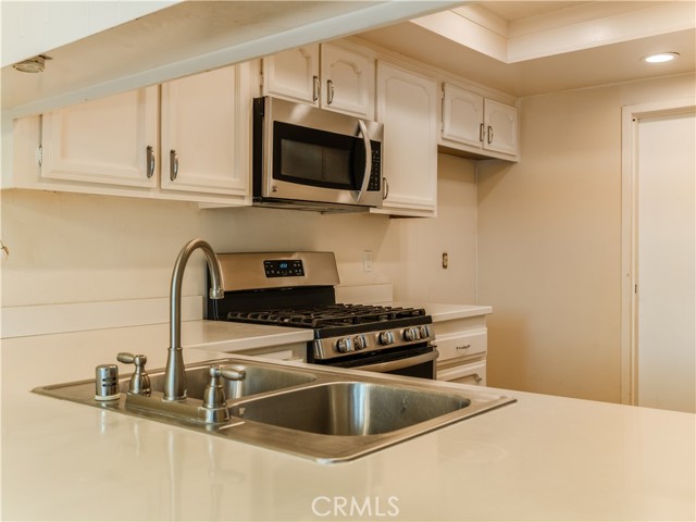 Detail Gallery Image 13 of 42 For 426 Parkview, Santa Maria,  CA 93455 - 3 Beds | 2/1 Baths