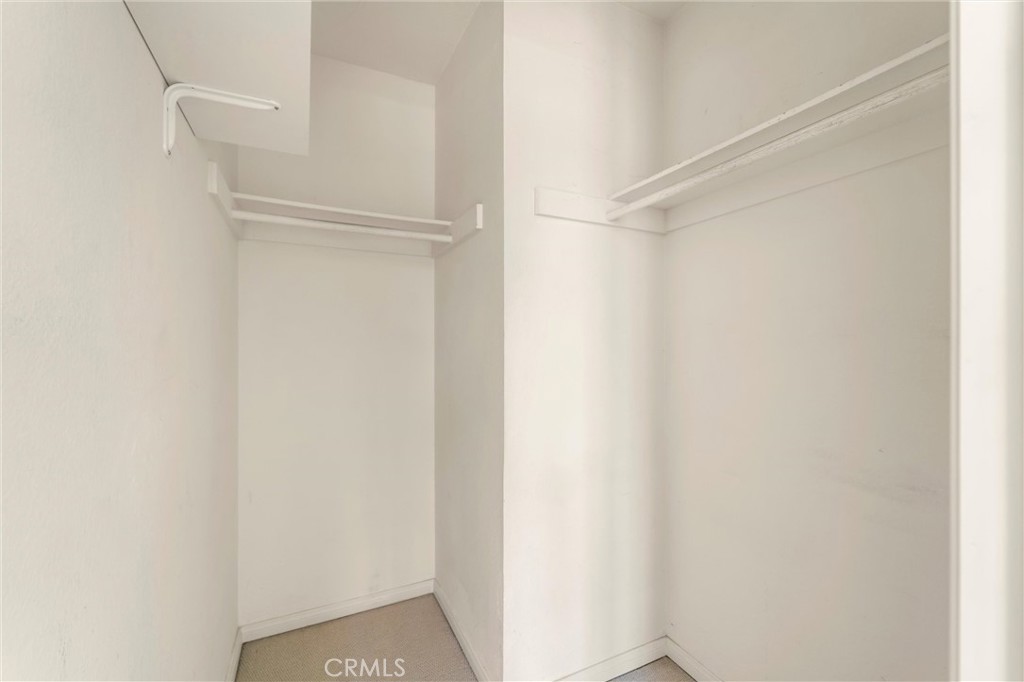 https://media.crmls.org/medias/5309b521-e6f6-4b26-bead-eb2e26b0c436.jpg?preset=X-Large