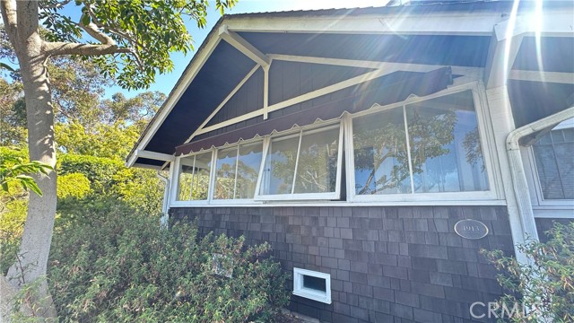 625 High Dr, Laguna Beach CA: https://media.crmls.org/medias/530a168d-8aff-4f48-a2ff-f940e50ec1fb.jpg