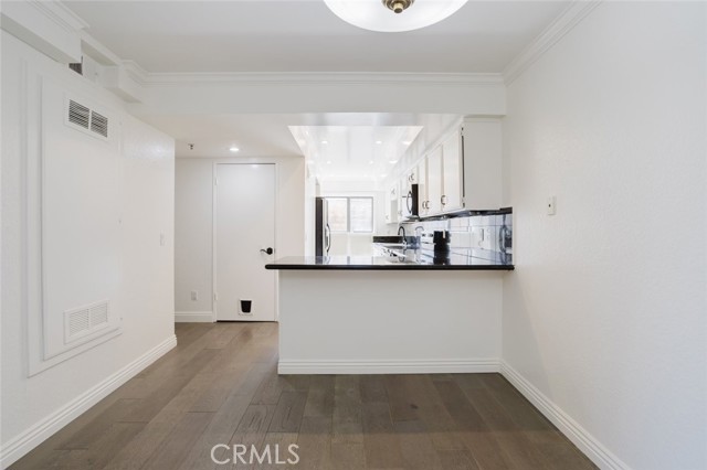 645 Balboa Avenue, 1C photo 8