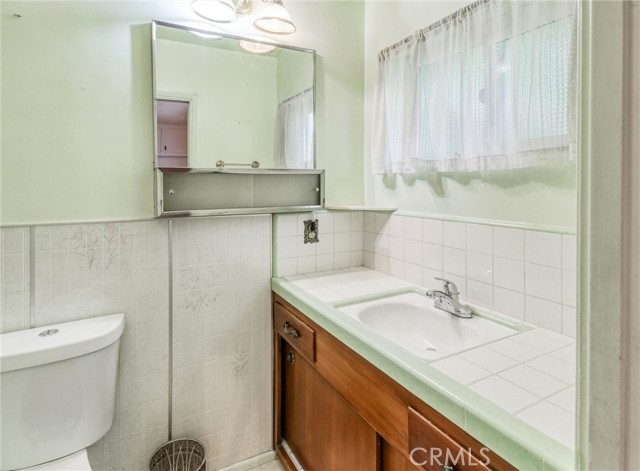 540 Hacienda Drive, Monrovia CA: https://media.crmls.org/medias/530be486-7221-433f-a833-df695627e745.jpg