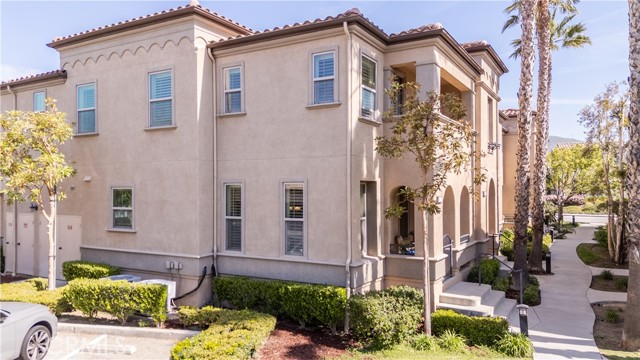 11220 Paseo Sonesta, Porter Ranch CA: https://media.crmls.org/medias/530c0f53-0004-4f47-83bf-a62543cfa46b.jpg