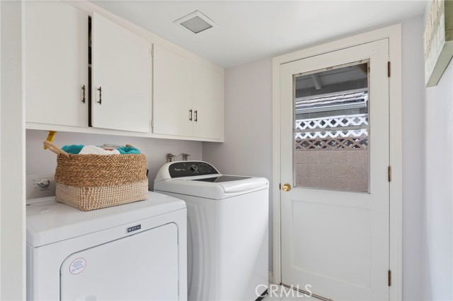 3340 Hillrose Dr, Rossmoor CA: https://media.crmls.org/medias/530c7a07-996a-4b69-93b2-dafc49de068a.jpg