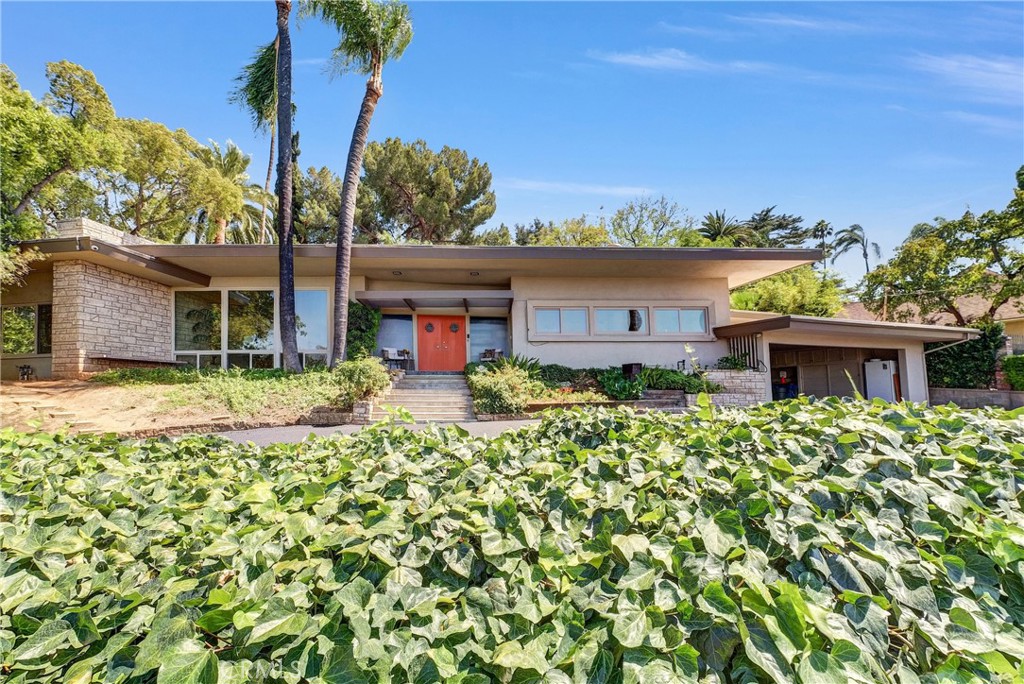 5008 Myrtle Ave.