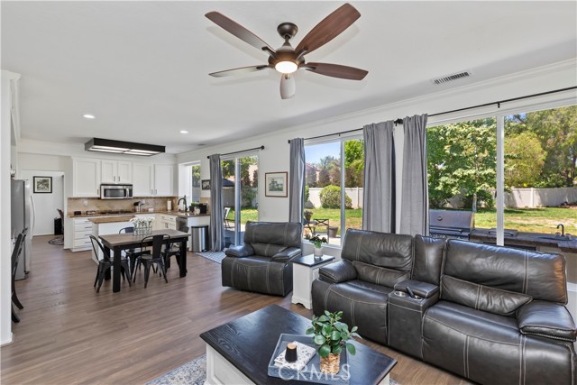Detail Gallery Image 11 of 42 For 42276 Camino Merano, Temecula,  CA 92592 - 5 Beds | 3 Baths