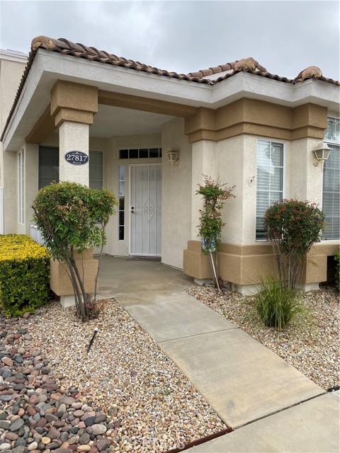 Detail Gallery Image 3 of 33 For 27817 Blaze, Menifee,  CA 92585 - 3 Beds | 2/1 Baths