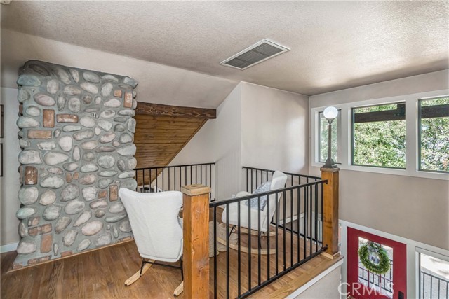 Detail Gallery Image 19 of 35 For 37751 Foxfield Rd, Angelus Oaks,  CA 92305 - 2 Beds | 2 Baths