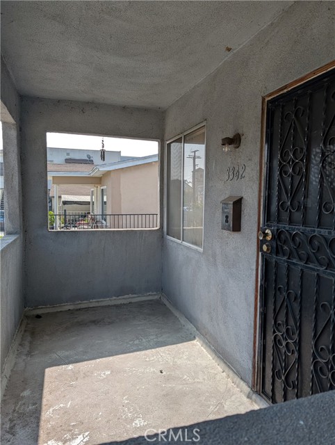 Detail Gallery Image 5 of 33 For 3342 Beswick St, Los Angeles,  CA 90023 - 3 Beds | 2 Baths
