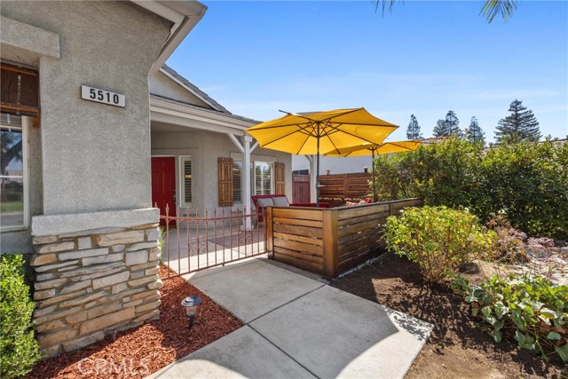 5510 Edge Water Court, Bakersfield CA: https://media.crmls.org/medias/530e830b-3a5e-4db6-abf2-593150a09b9c.jpg