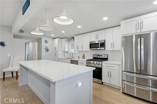 Detail Gallery Image 8 of 31 For 16222 Monterey Ln #79,  Huntington Beach,  CA 92649 - 2 Beds | 2 Baths