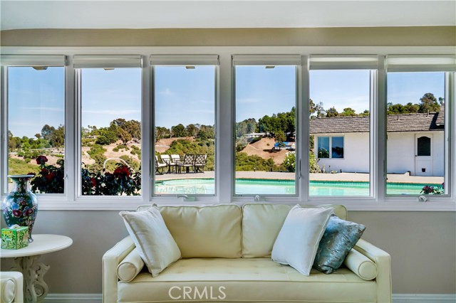 13 Buggy Whip Drive, Rolling Hills CA: https://media.crmls.org/medias/530f3662-f026-4d43-9928-68990fe0a108.jpg