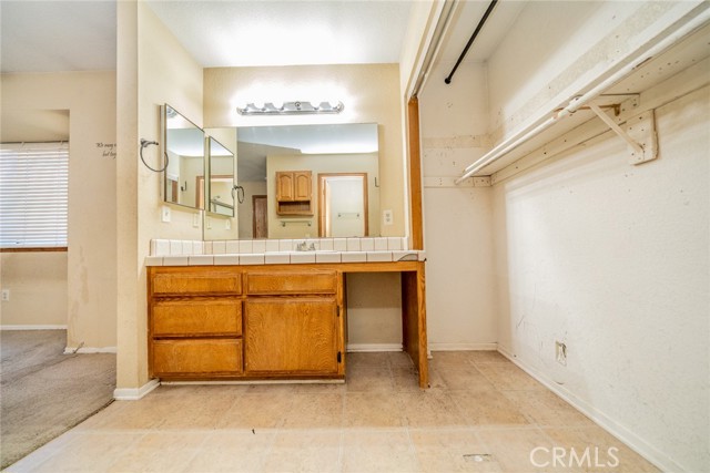12770 5th Avenue, Victorville CA: https://media.crmls.org/medias/53106639-4a57-4a2b-b6be-c132a65200cf.jpg