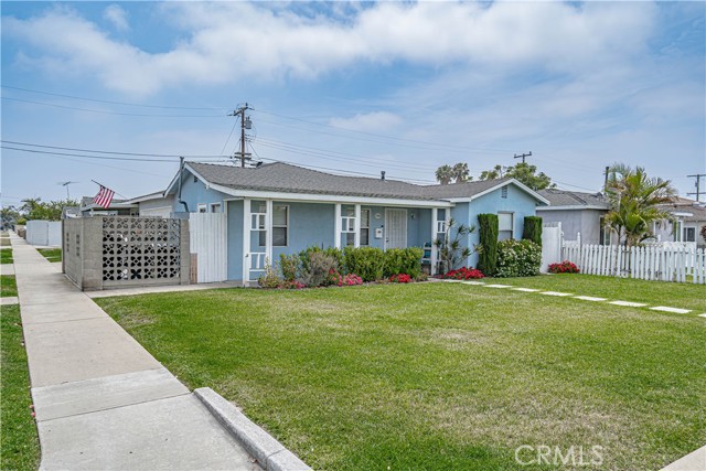 17002 S Catalina Avenue, Gardena CA: https://media.crmls.org/medias/5311676e-cc30-4721-a84c-88e22e21007c.jpg