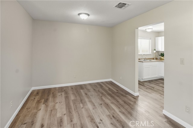 Detail Gallery Image 6 of 26 For 660 S 3rd, Chowchilla,  CA 93610 - 4 Beds | 2 Baths