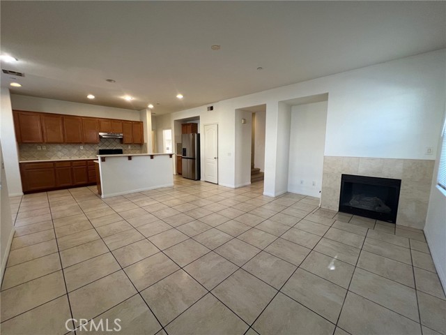 Detail Gallery Image 5 of 21 For 1770 Karley Way, Riverside,  CA 92501 - 3 Beds | 2/1 Baths
