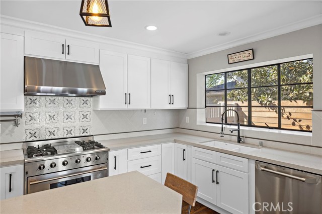 Detail Gallery Image 9 of 28 For 3930 Myrtle, Long Beach,  CA 90807 - 3 Beds | 3/1 Baths