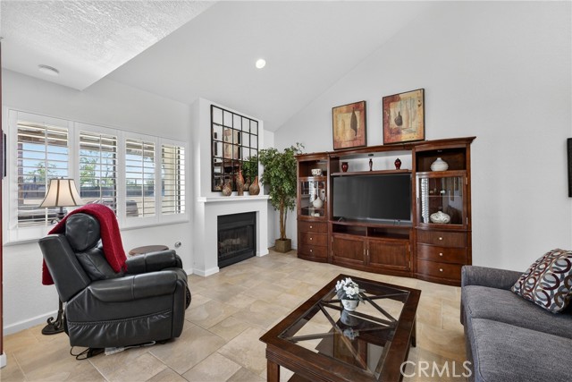 Detail Gallery Image 9 of 51 For 832 Trinity, Claremont,  CA 91711 - 3 Beds | 3 Baths