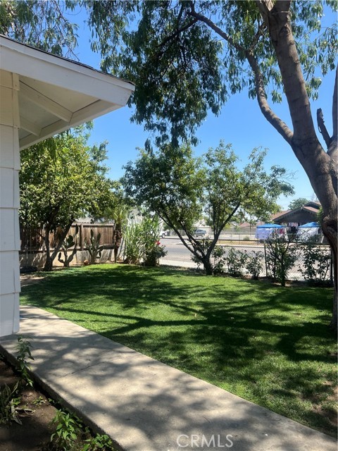 Detail Gallery Image 3 of 41 For 1026 Flower St, Bakersfield,  CA 93305 - – Beds | – Baths