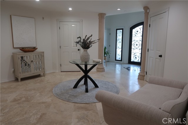 Detail Gallery Image 6 of 51 For 16802 Kamalii, Huntington Beach,  CA 92649 - 6 Beds | 5/1 Baths