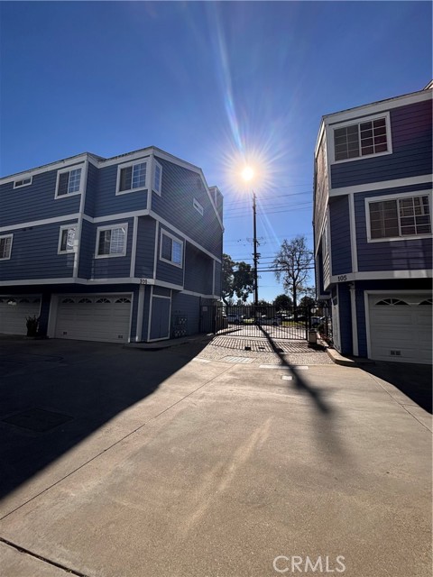 Detail Gallery Image 25 of 27 For 103 W Spring St a,  Long Beach,  CA 90806 - 1 Beds | 2 Baths