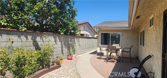 3350 Myrtle Avenue, Signal Hill CA: https://media.crmls.org/medias/5314d872-581e-4b0c-ad41-4c10ca0a5126.jpg