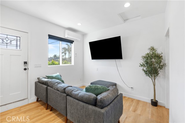 Detail Gallery Image 16 of 29 For 10290 Montevista, Montclair,  CA 91763 - 5 Beds | 3 Baths