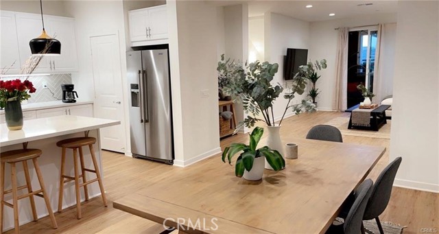 1006 Newberry Lane, Claremont CA: https://media.crmls.org/medias/53151107-6411-40b9-84c4-c39c170c2a63.jpg