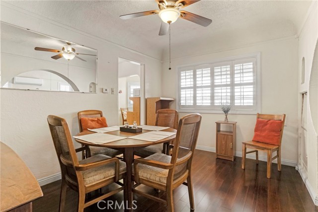 531 W Arbutus Street, Compton CA: https://media.crmls.org/medias/53155b68-664a-43bf-aa9e-0a0ead07ee28.jpg