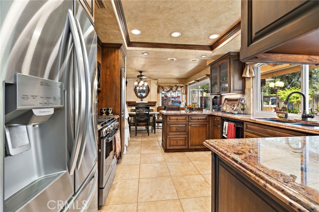 32042 Pleasant Glen Road, Rancho Santa Margarita CA: https://media.crmls.org/medias/53157c62-3c3f-4a98-844b-8bb655478b64.jpg