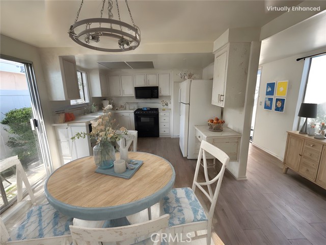 Detail Gallery Image 4 of 18 For 1547 Wintergreen Pl a,  Costa Mesa,  CA 92626 - 3 Beds | 2 Baths